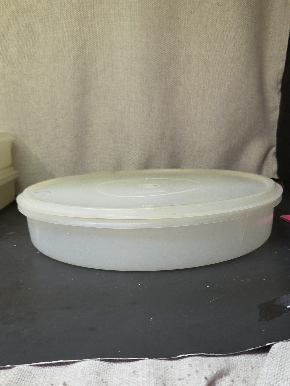 4 Tupperware Containers - Picture 9 of 11